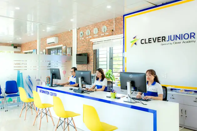 Quầy lễ tân trung tâm Clever Junior